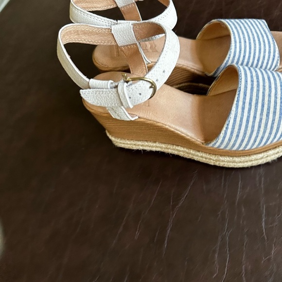 Sperry Womens Fairwater Plush Wave Espadrilles Sandals Ivory Stripe size 8. - Picture 4 of 10